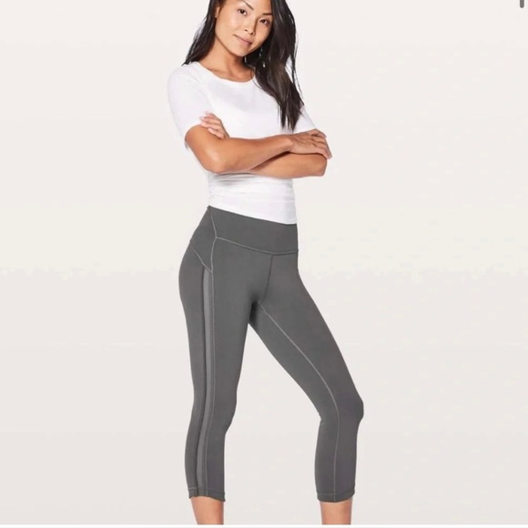 Lululemon Wunder Under Crop Hi-Rise Awaken 21" Dark Shadow Gray - Picture 1 of 6